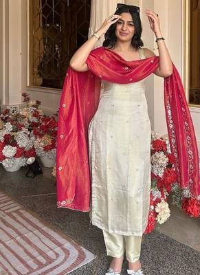 Ivory  buti work kurta set 2