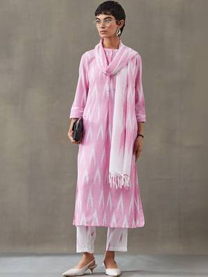 tailored women ethnic motifs printed regular cotton kurta with trousers & with dupatta 1