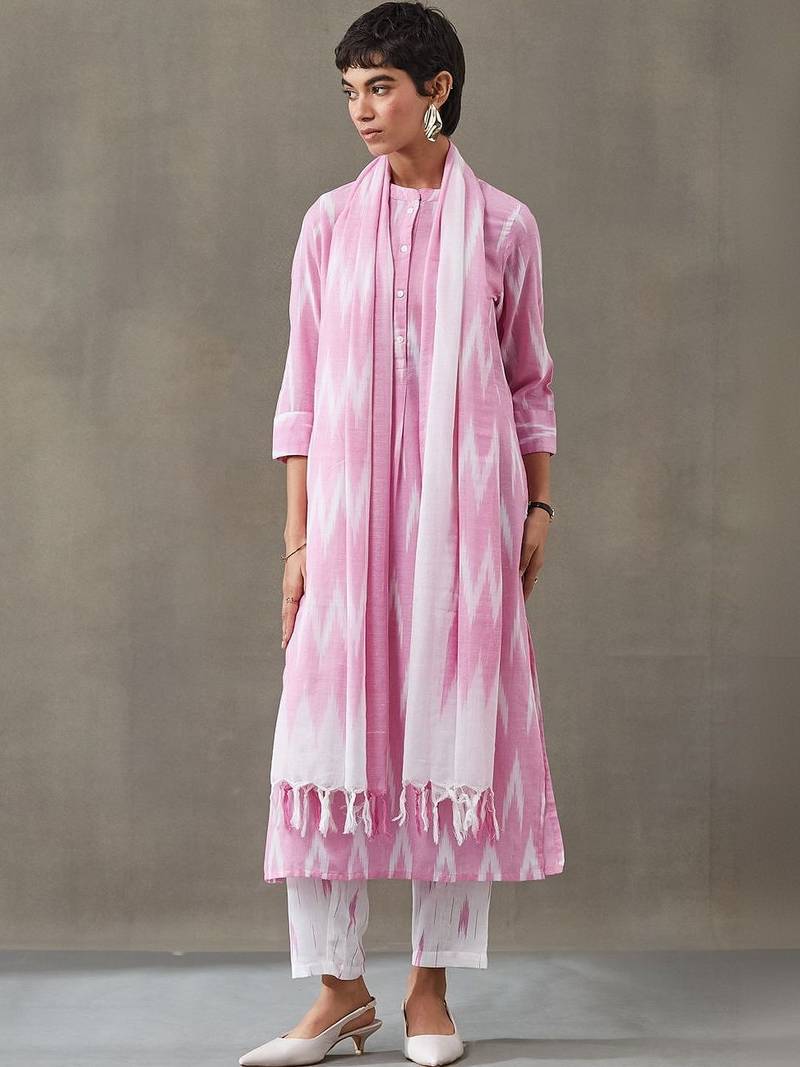 tailored women ethnic motifs printed regular cotton kurta with trousers & with dupatta