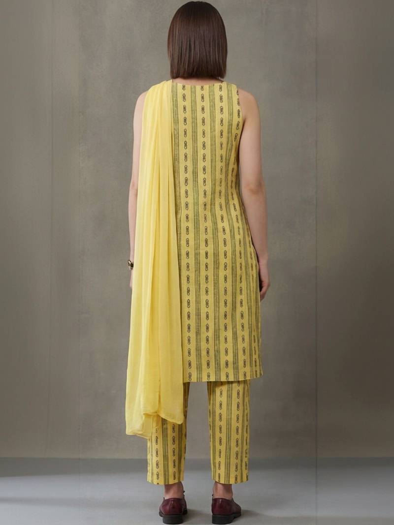 everyday classic women floral embroidered regular thread work cotton kurta with trousers & with dupatta