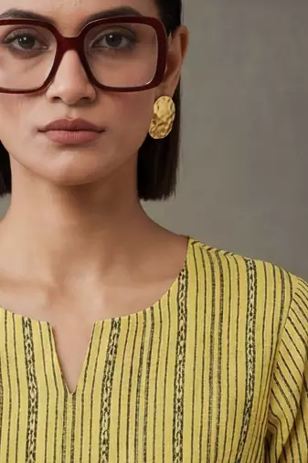 everyday classic women floral embroidered regular thread work cotton kurta with trousers & with dupatta