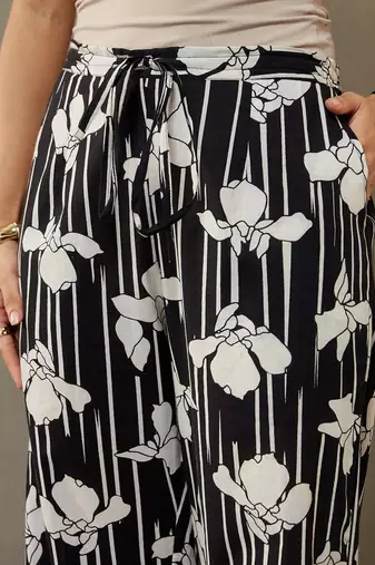 structured a-line floral regular thread work cotton kurta with palazzos