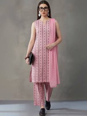 smart women floral embroidered regular thread work cotton kurta with trousers & with dupatta 1
