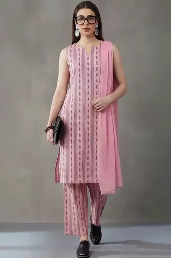 smart women floral embroidered regular thread work cotton kurta with trousers & with dupatta