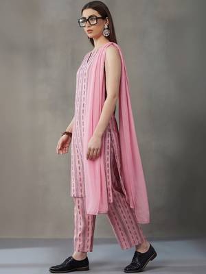 smart women floral embroidered regular thread work cotton kurta with trousers & with dupatta 3