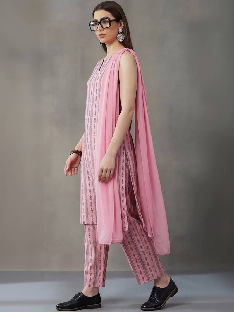 smart women floral embroidered regular thread work cotton kurta with trousers & with dupatta