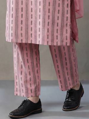 smart women floral embroidered regular thread work cotton kurta with trousers & with dupatta 4