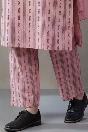 smart women floral embroidered regular thread work cotton kurta with trousers & with dupatta