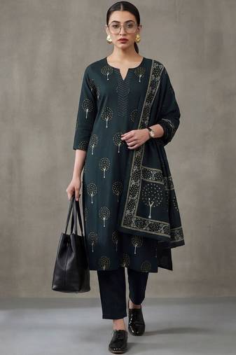 smart women floral printed regular cotton kurta with trousers & with dupatta