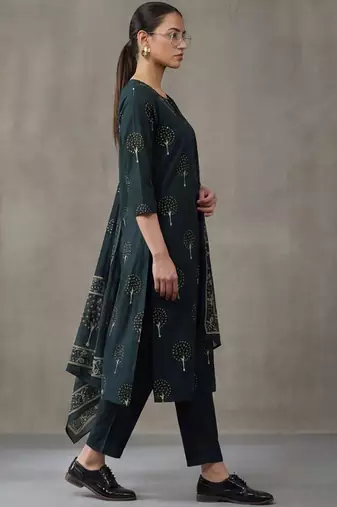 smart women floral printed regular cotton kurta with trousers & with dupatta
