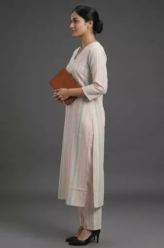 contemporary women printed regular kurta with trousers