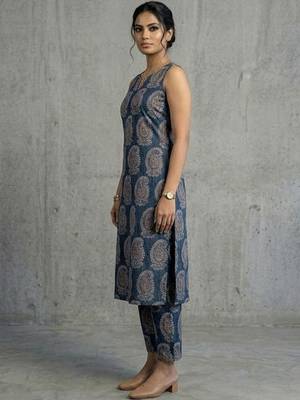 everyday women paisley printed regular kurta with trousers 2