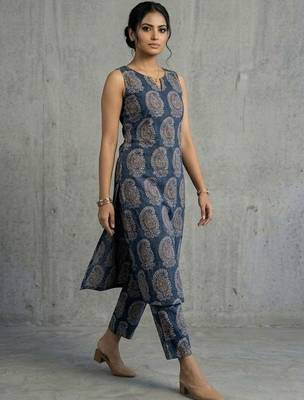 everyday women paisley printed regular kurta with trousers 4