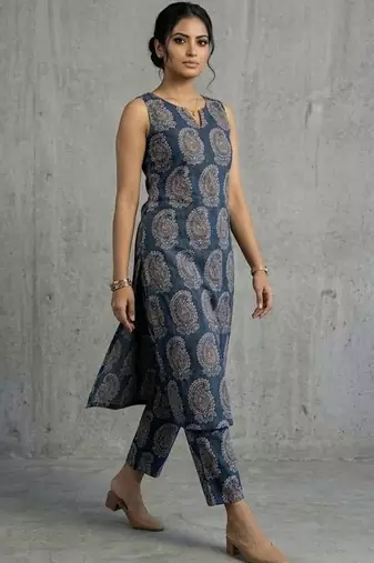 everyday women paisley printed regular kurta with trousers