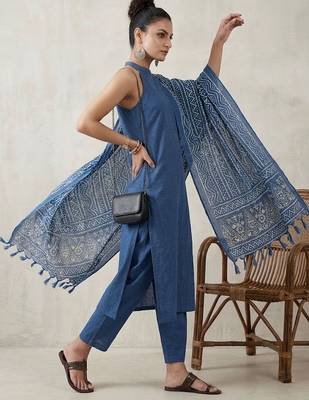 office women regular cotton kurta with trousers & with dupatta 3