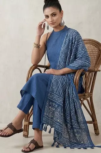 office women regular cotton kurta with trousers & with dupatta