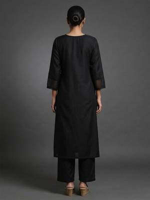 workwear women notch neck regular thread work kurta with trousers & with dupatta 4