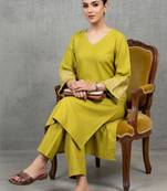 lightweight women floral printed regular thread work kurta with trousers