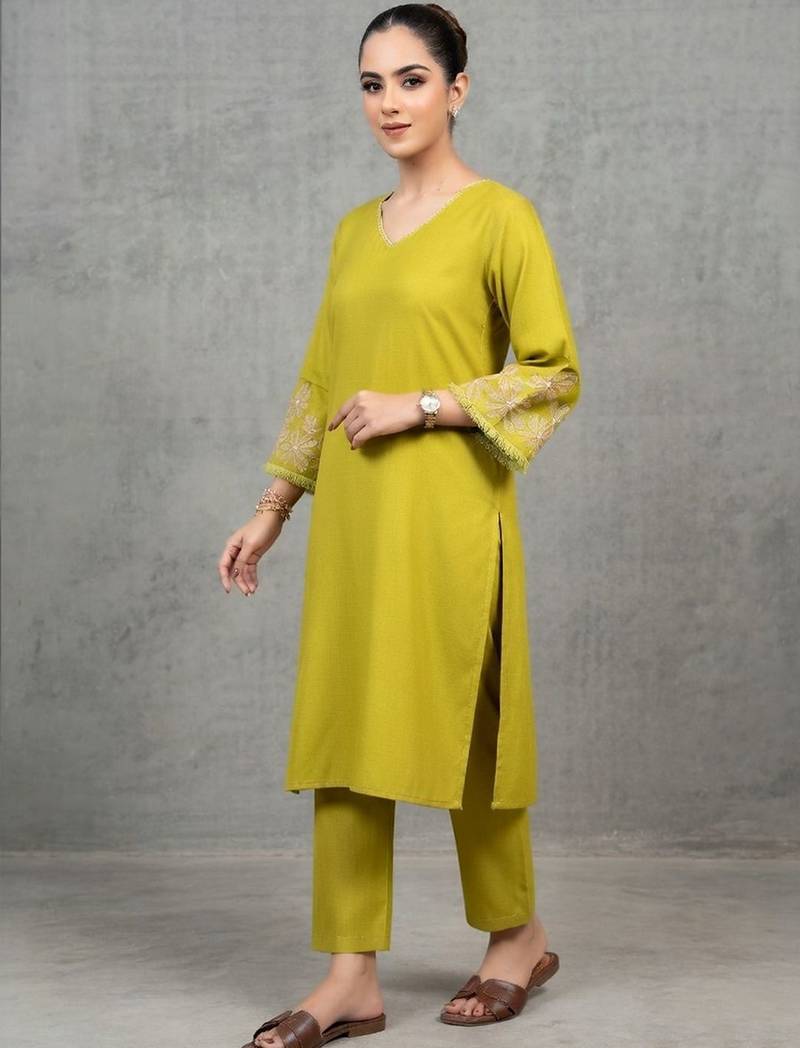 lightweight women floral printed regular thread work kurta with trousers