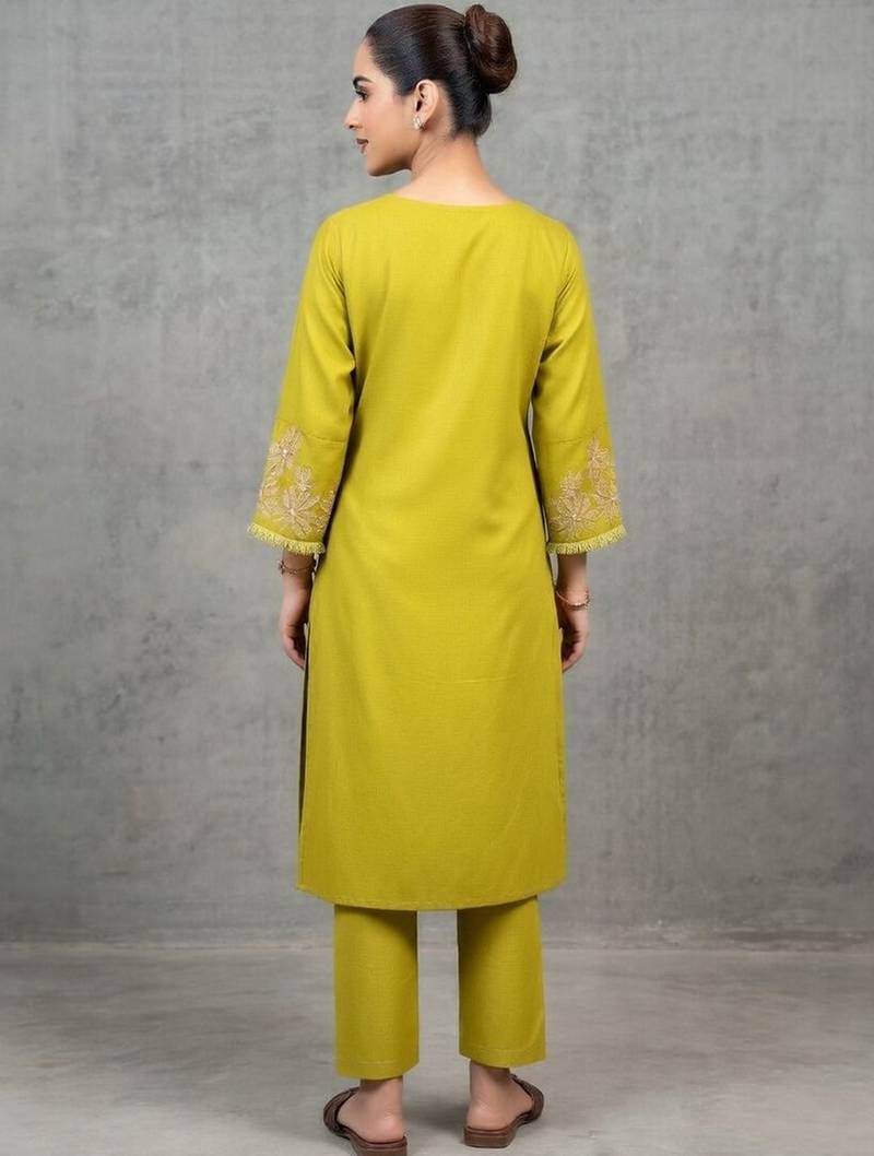 lightweight women floral printed regular thread work kurta with trousers