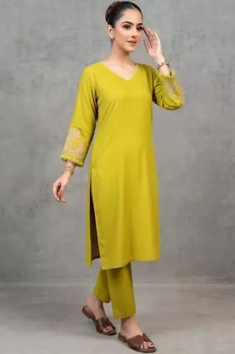 lightweight women floral printed regular thread work kurta with trousers