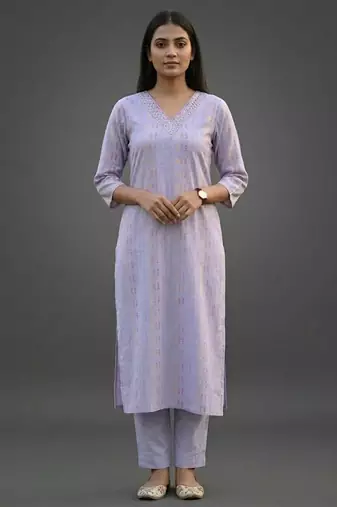 classic women printed regular kurta with trousers