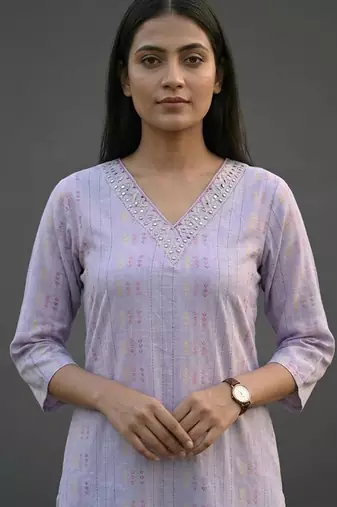 classic women printed regular kurta with trousers