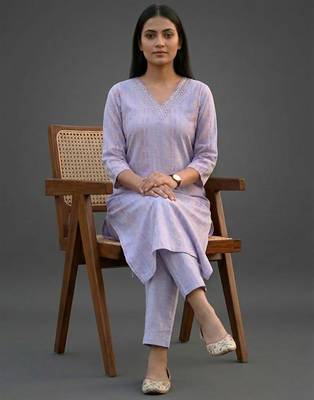 classic women printed regular kurta with trousers 5