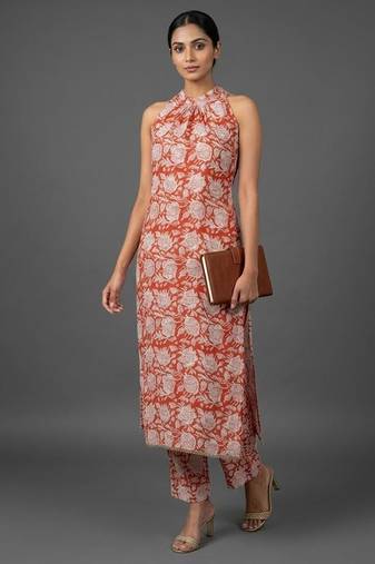 lightweight women floral printed regular kurta with trousers