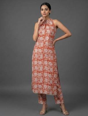 lightweight women floral printed regular kurta with trousers 5