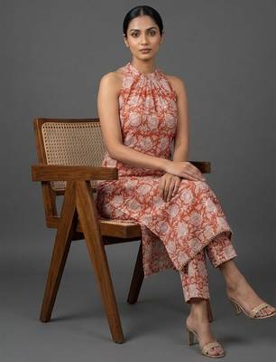 lightweight women floral printed regular kurta with trousers 6