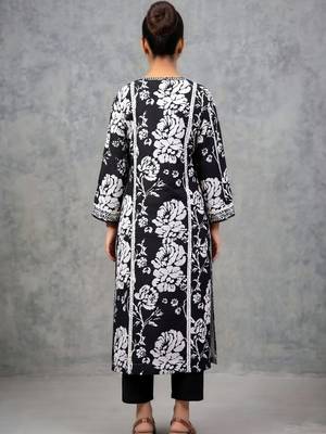 workwear women floral printed regular cotton kurta with trousers 4