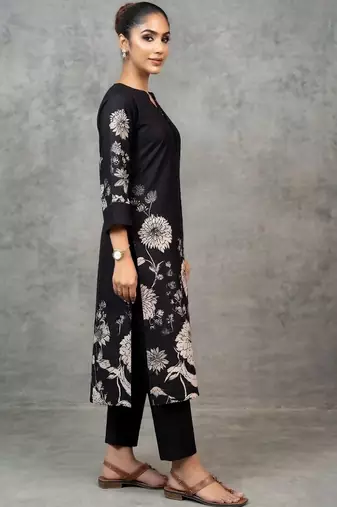 classic women floral printed regular chanderi silk kurta with trousers