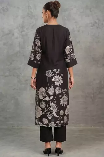 classic women floral printed regular chanderi silk kurta with trousers