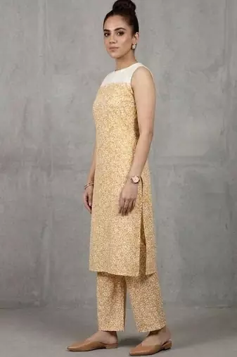 contemporary women floral printed regular kurta with palazzos