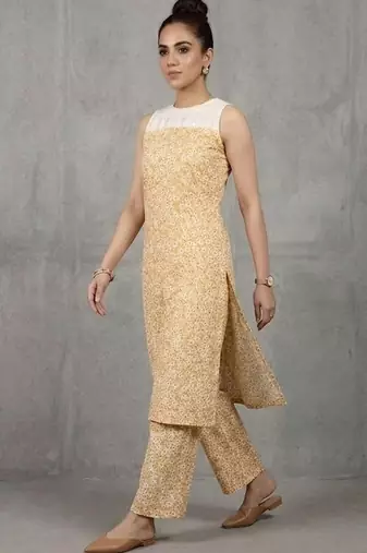 contemporary women floral printed regular kurta with palazzos