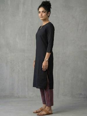 contemporary women regular thread work kurta with trousers 3