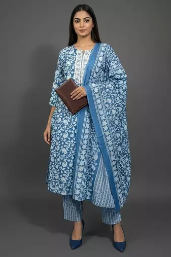 classic women floral printed regular kurta with trousers & with dupatta
