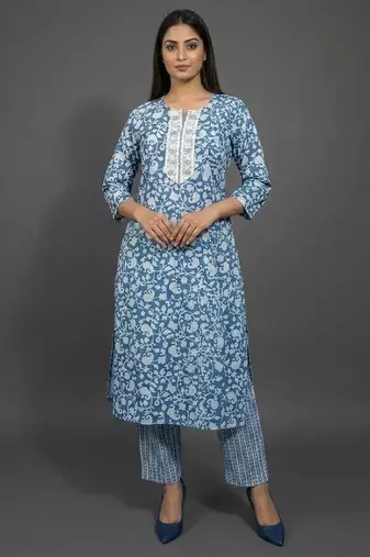 classic women floral printed regular kurta with trousers & with dupatta