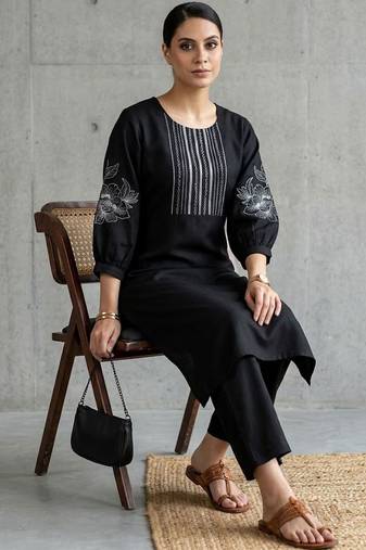 contemporary women embroidered regular thread work kurta with trousers