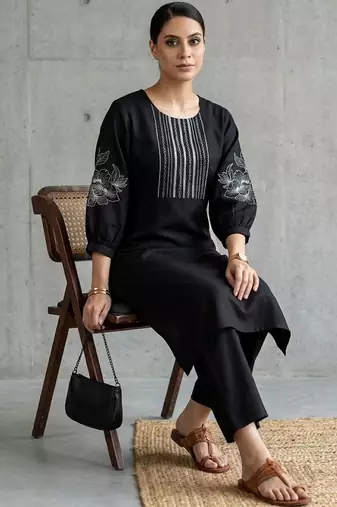 contemporary women embroidered regular thread work kurta with trousers