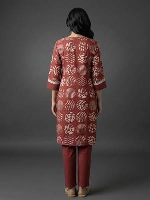 classic women printed regular kurta with trousers 4