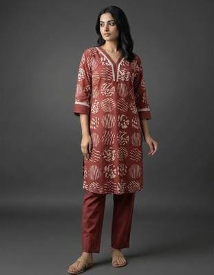 classic women printed regular kurta with trousers 5
