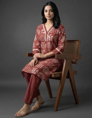 classic women printed regular kurta with trousers 6