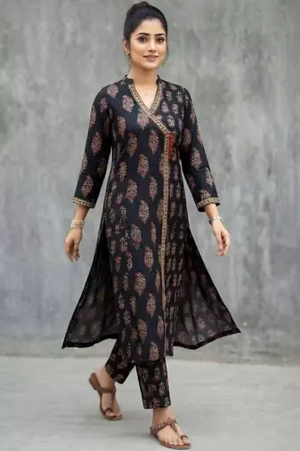 lightweight women paisley printed regular cotton kurta with trousers