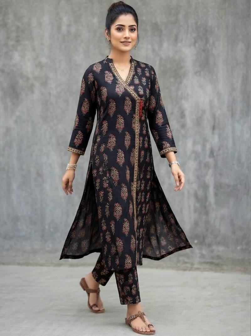 lightweight women paisley printed regular cotton kurta with trousers