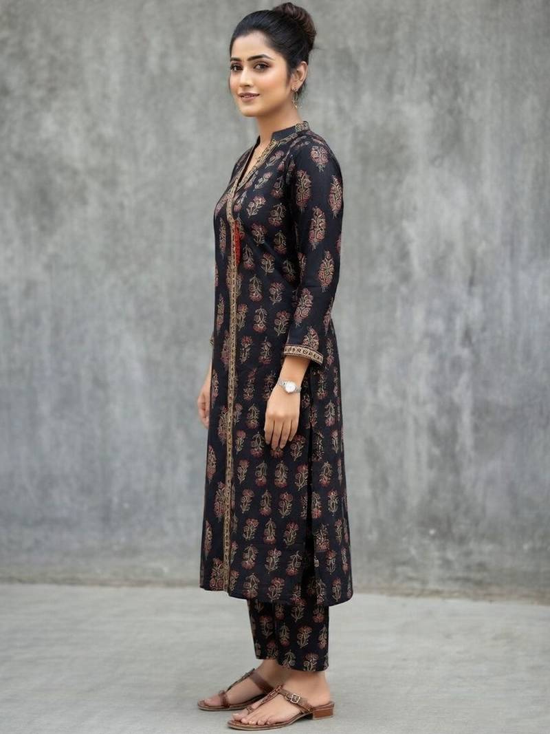 lightweight women paisley printed regular cotton kurta with trousers