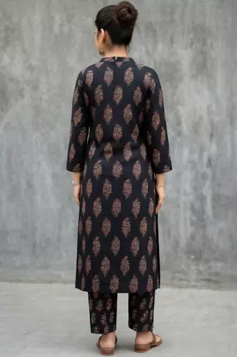 lightweight women paisley printed regular cotton kurta with trousers