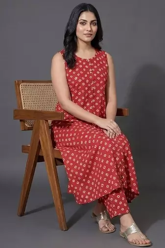 classic women bandhani printed regular kurta with palazzos