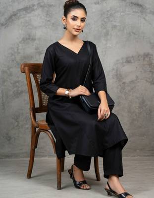 smart women regular kurta with trousers 6